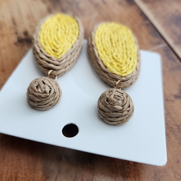 💛 Soft Yellow And Brown Raffia Earrings 💛 - Picture 11 of 12